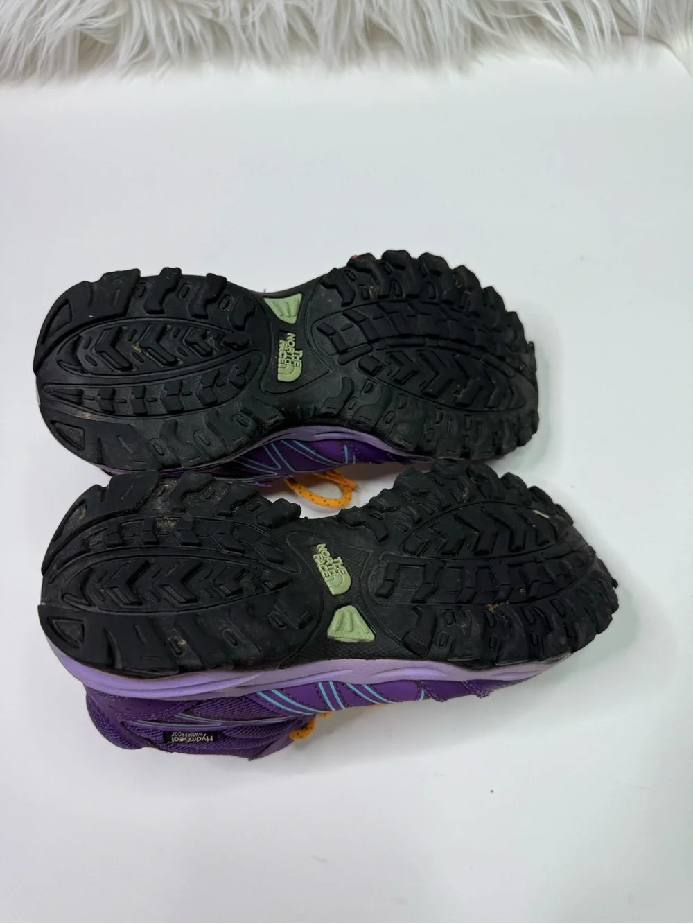 The North Face Waterproof Hydroseal Big Girl Hiking Sneakers Size 3 Shoes
